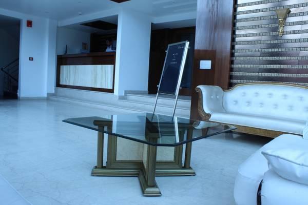 Hotel Opulence Pathānkot 외부 사진
