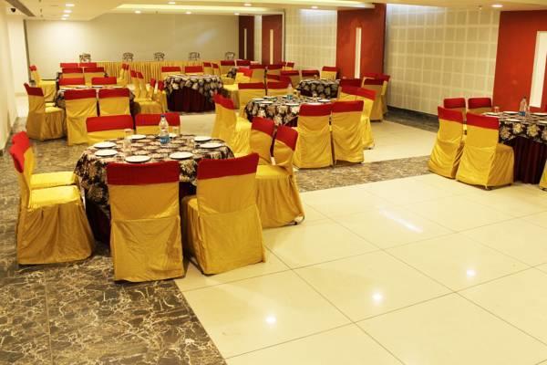 Hotel Opulence Pathānkot 외부 사진